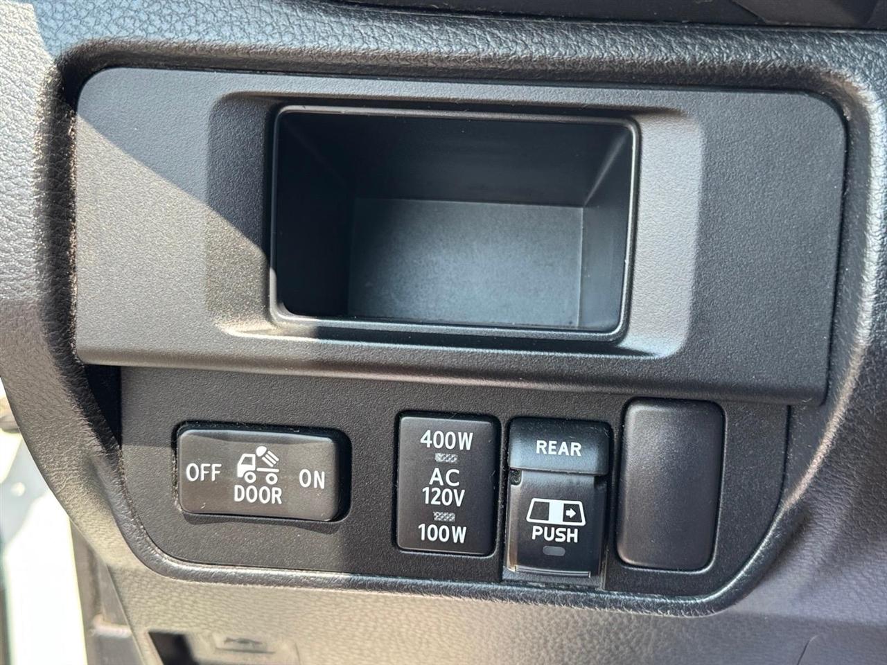 Toyota Tacoma TRD Off Road Double Cab 6' Bed V6 4x4 AT (Natl) 2017