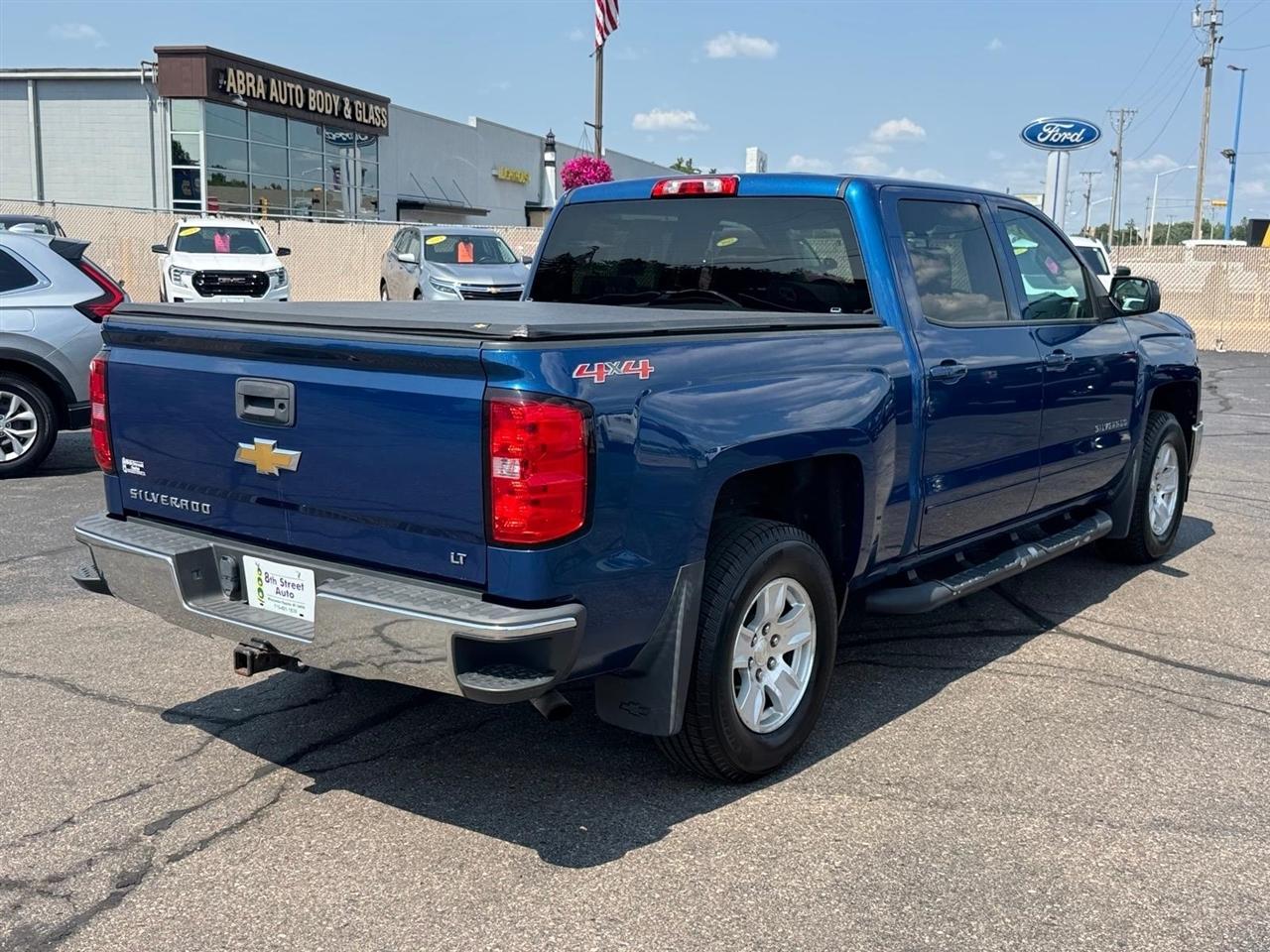 Chevrolet Silverado 1500 4WD Crew Cab 143.5" LT w/1LT 2015