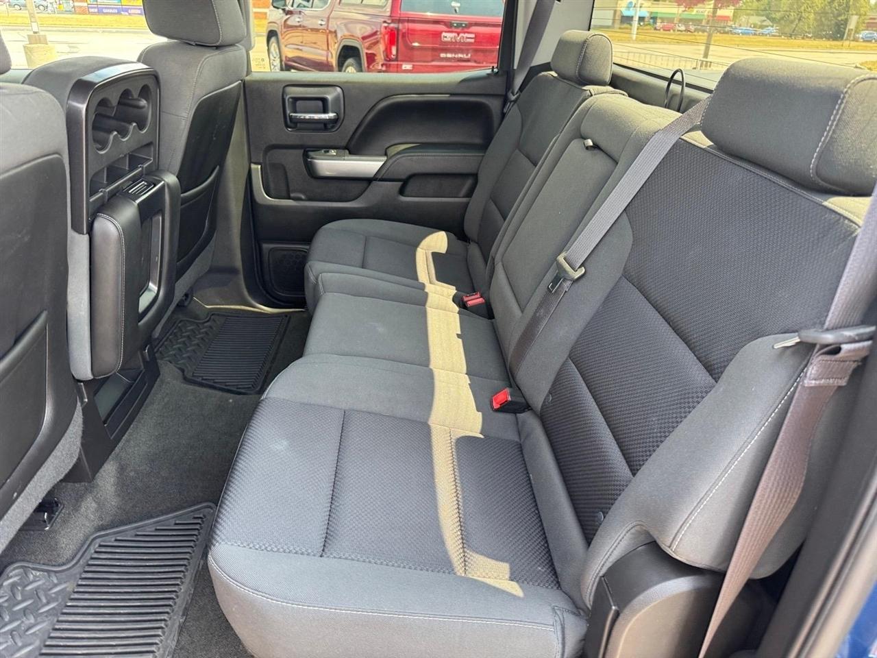 Chevrolet Silverado 1500 4WD Crew Cab 143.5" LT w/1LT 2015