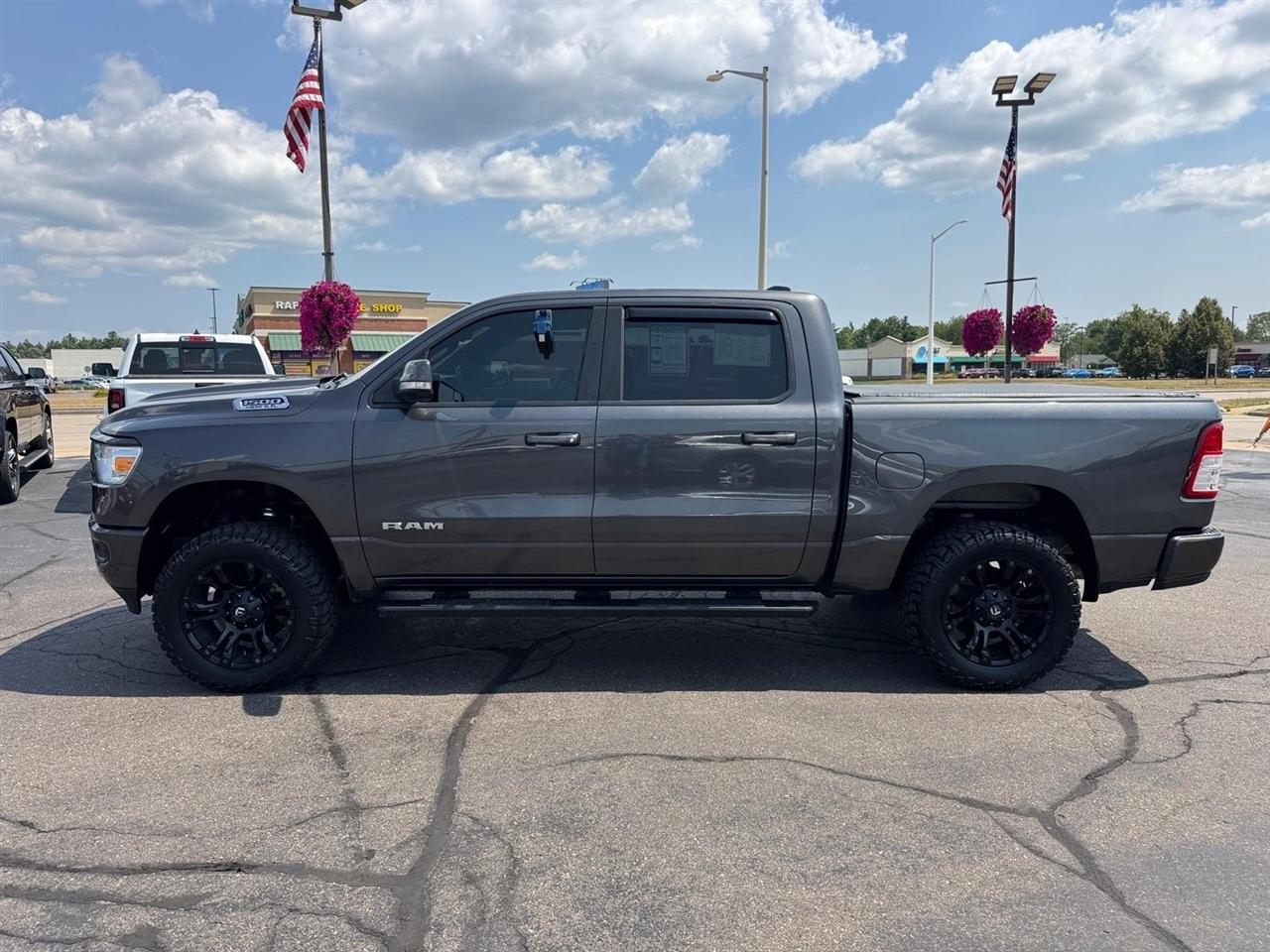 RAM 1500 Big Horn/Lone Star 4x4 Crew Cab 5'7" Box 2019