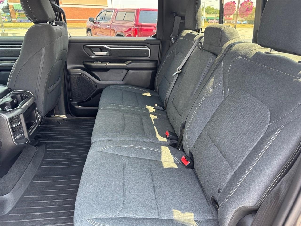 RAM 1500 Big Horn/Lone Star 4x4 Crew Cab 5'7" Box 2019