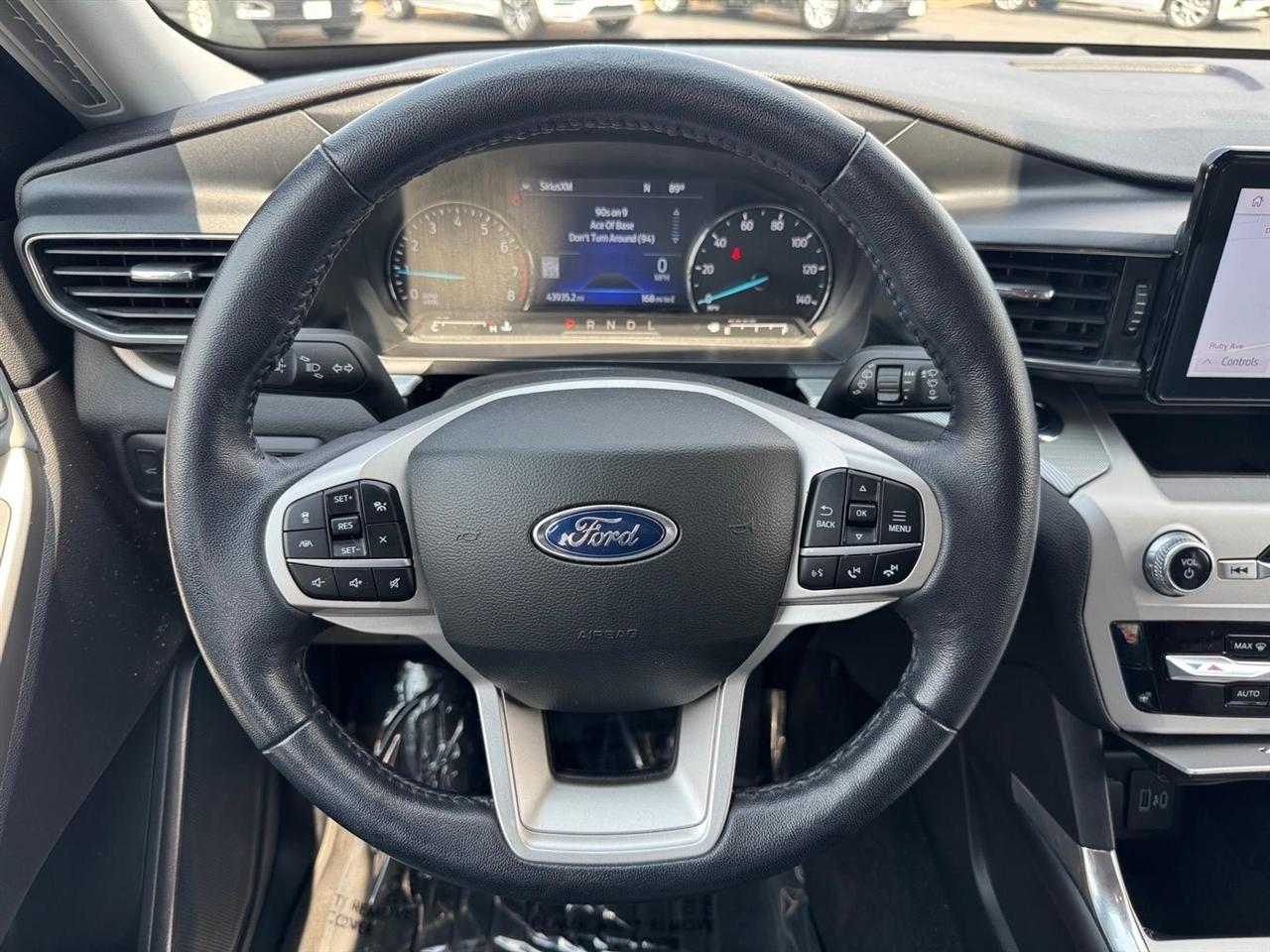 Ford Explorer XLT 4WD 2022