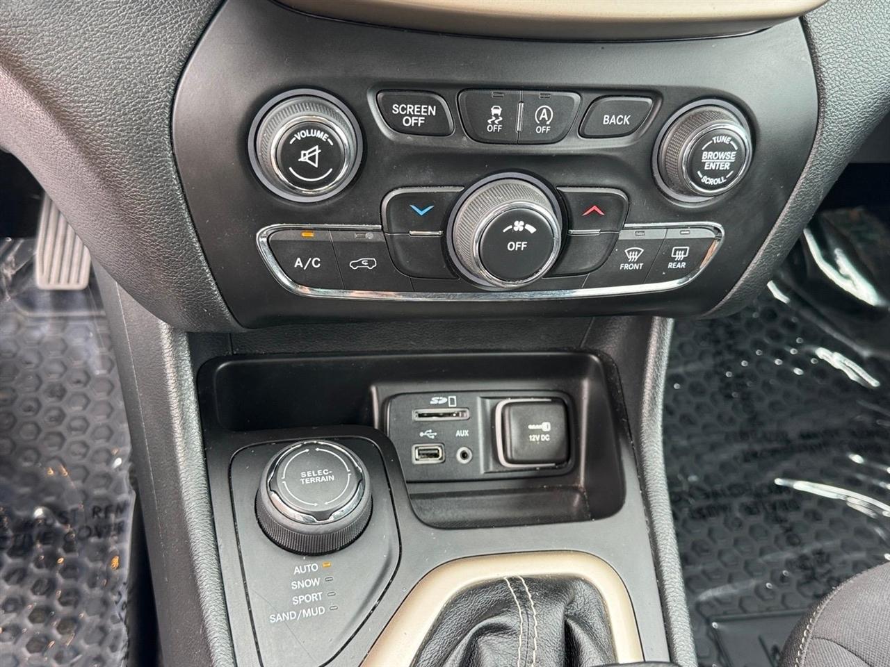 Jeep Cherokee 4WD 4dr Latitude 2015