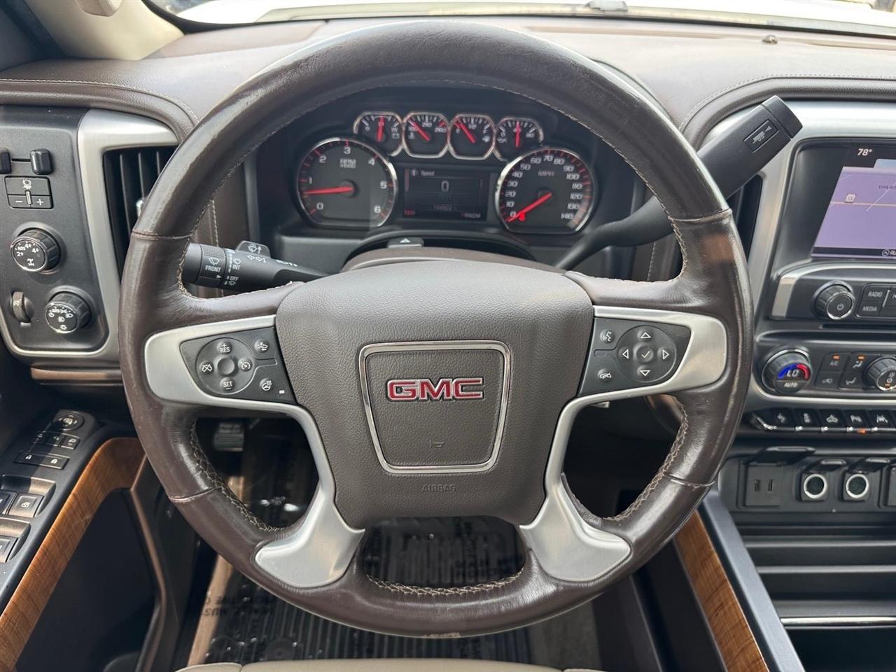 GMC Sierra 1500 4WD Crew Cab 143.5" SLT 2016