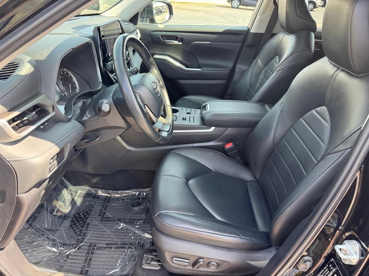 Toyota Highlander Platinum AWD (Natl) 2023