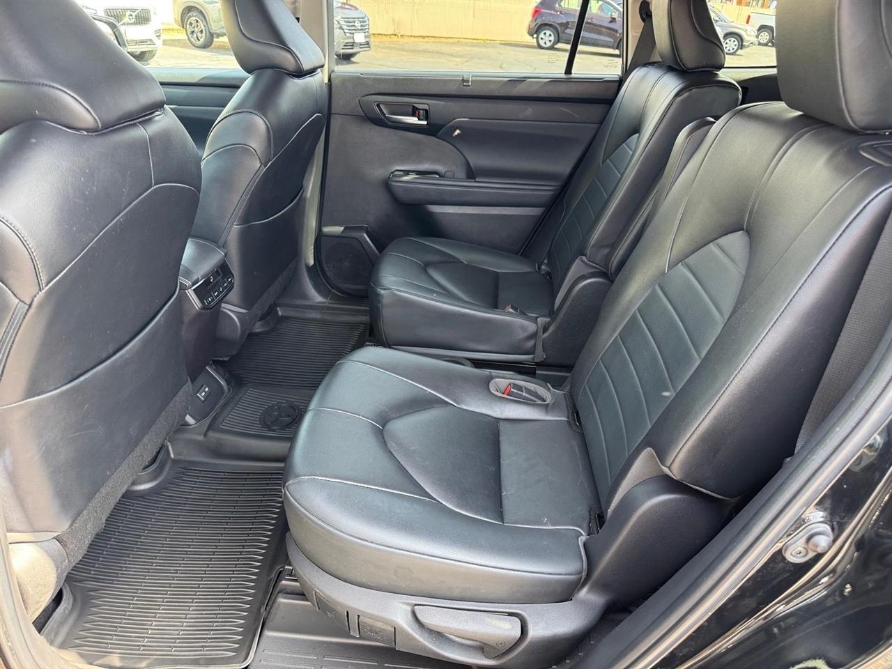Toyota Highlander Platinum AWD (Natl) 2023