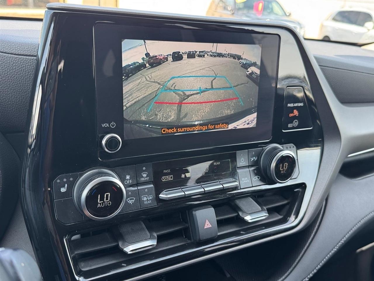 Toyota Highlander Platinum AWD (Natl) 2023