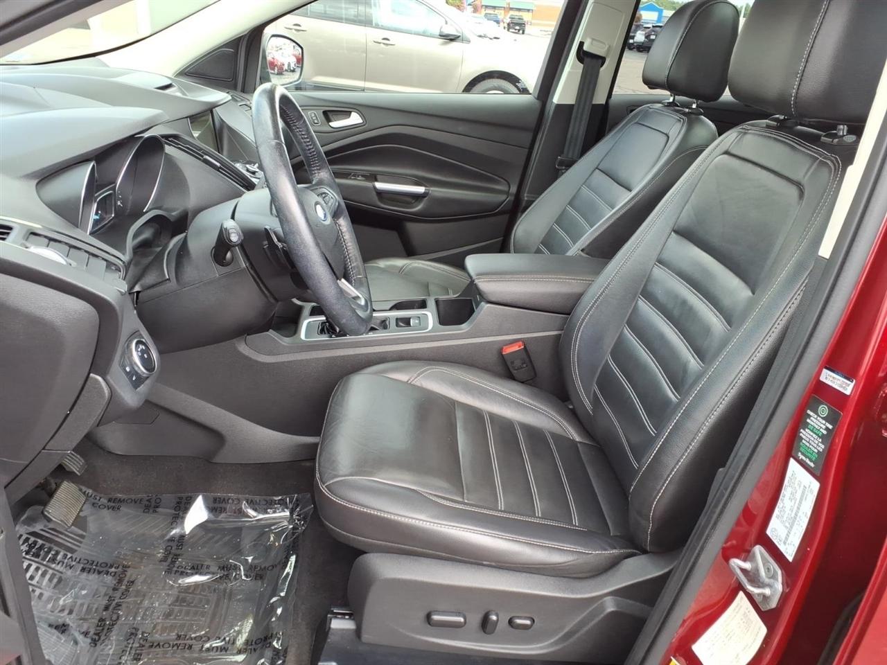 Ford Escape Titanium 4WD 2017