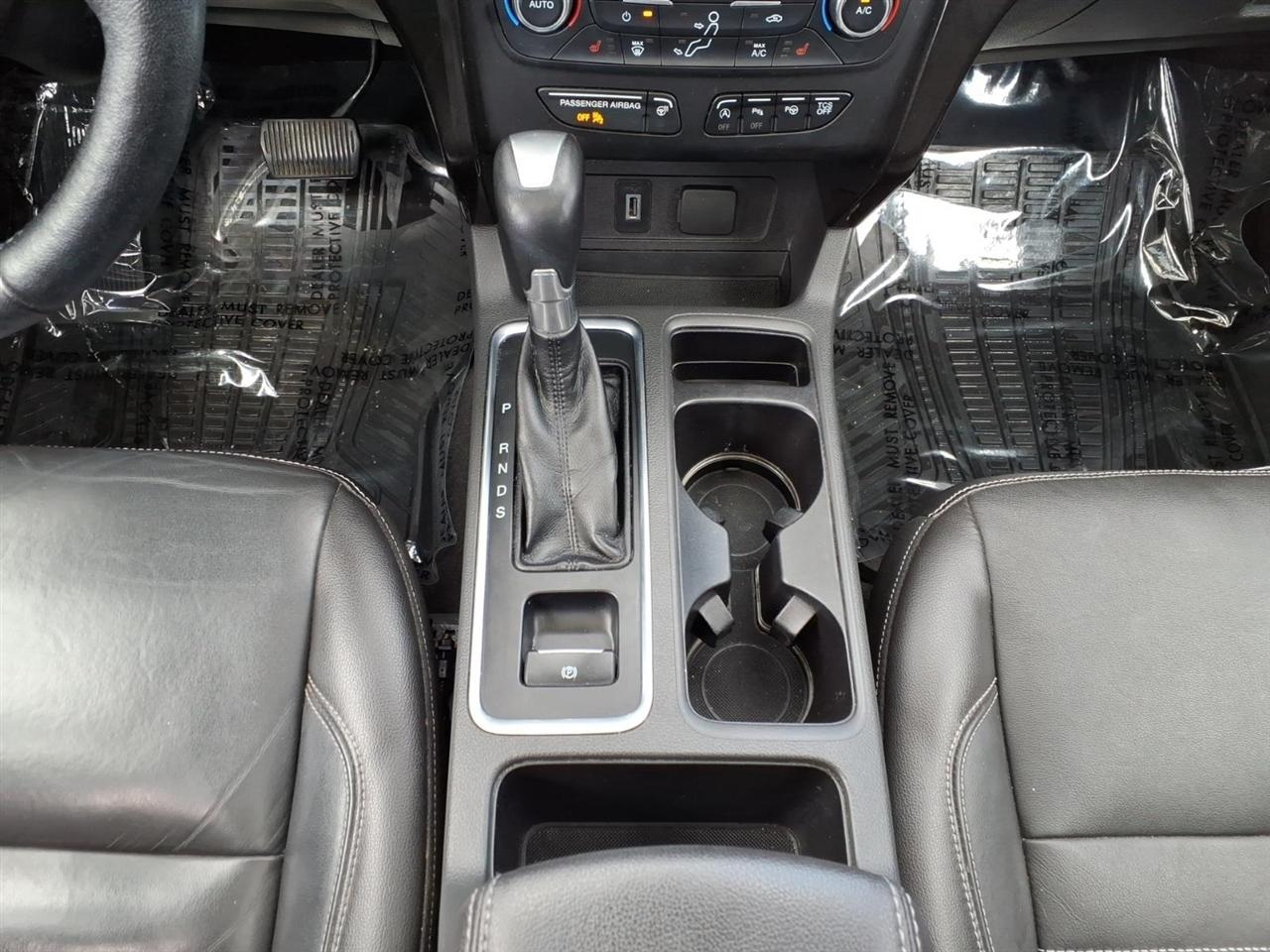 Ford Escape Titanium 4WD 2017