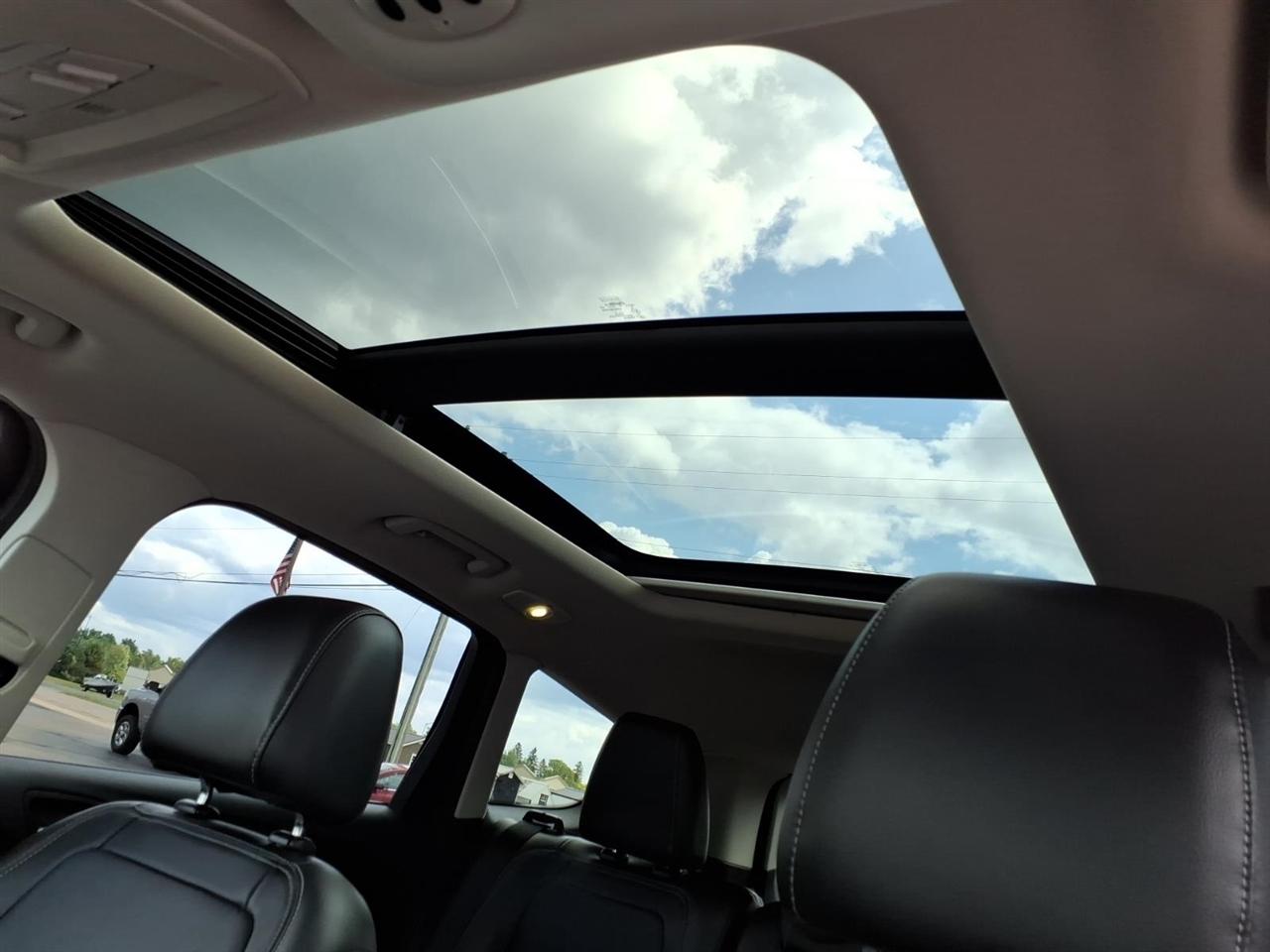 Ford Escape Titanium 4WD 2017