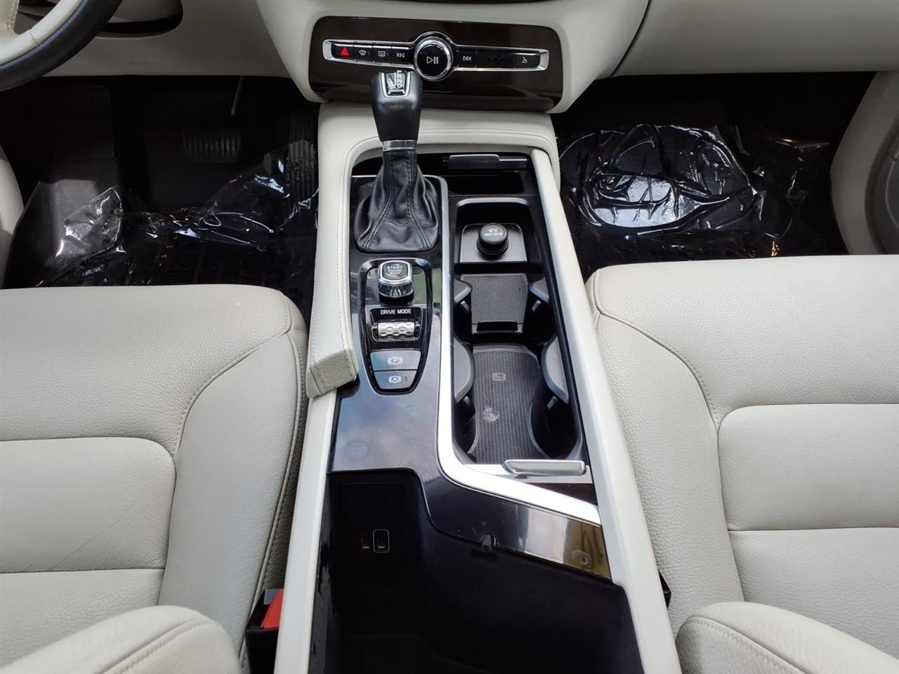 Volvo XC90 T6 AWD Momentum 2019