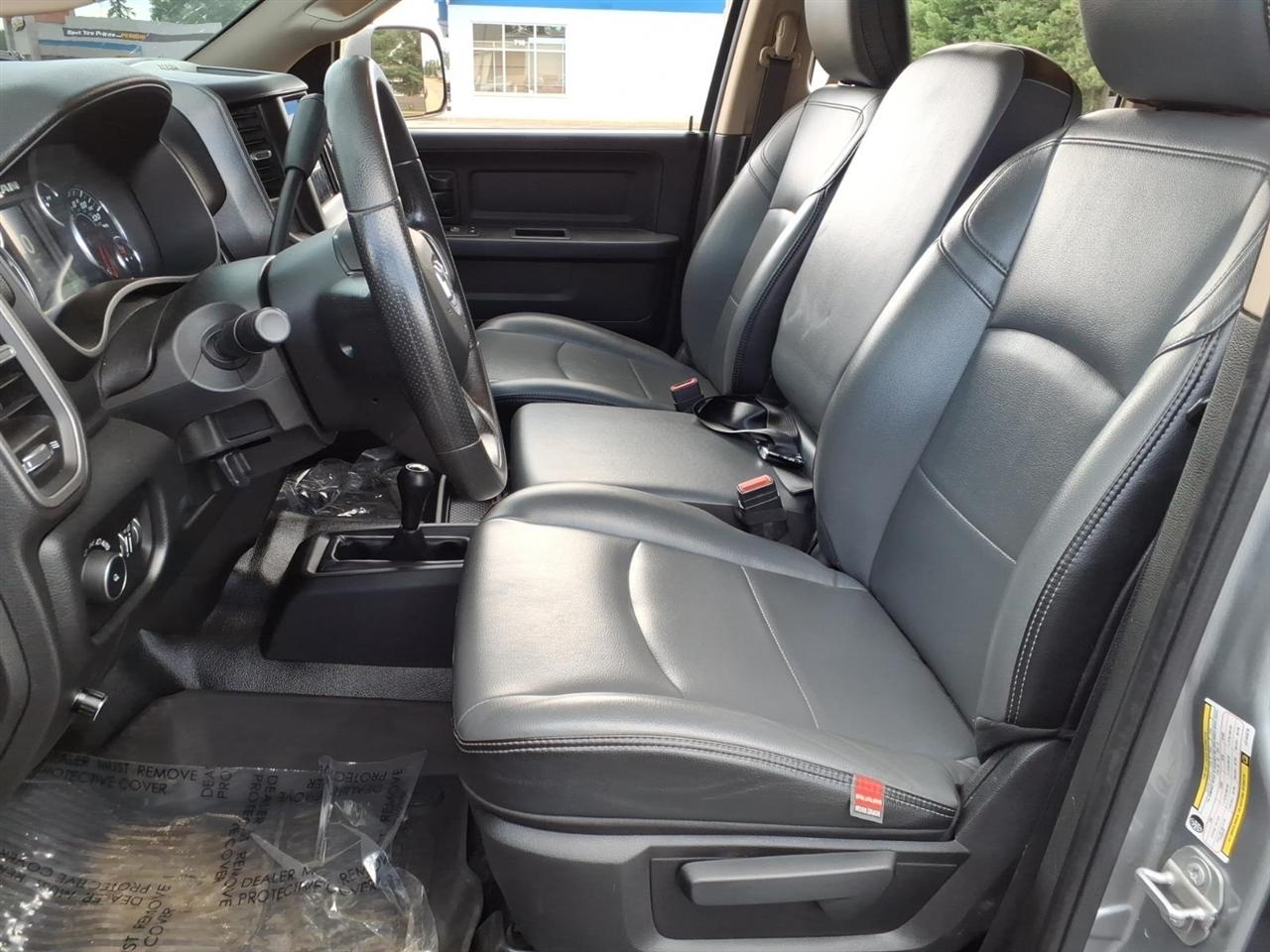 RAM 3500 Tradesman 4x4 Crew Cab 6'4" Box 2020