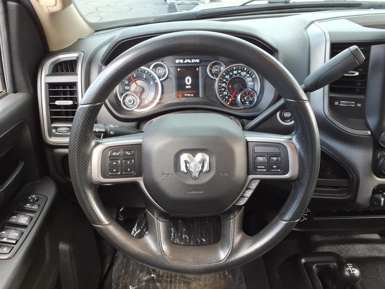 RAM 3500 Tradesman 4x4 Crew Cab 6'4" Box 2020