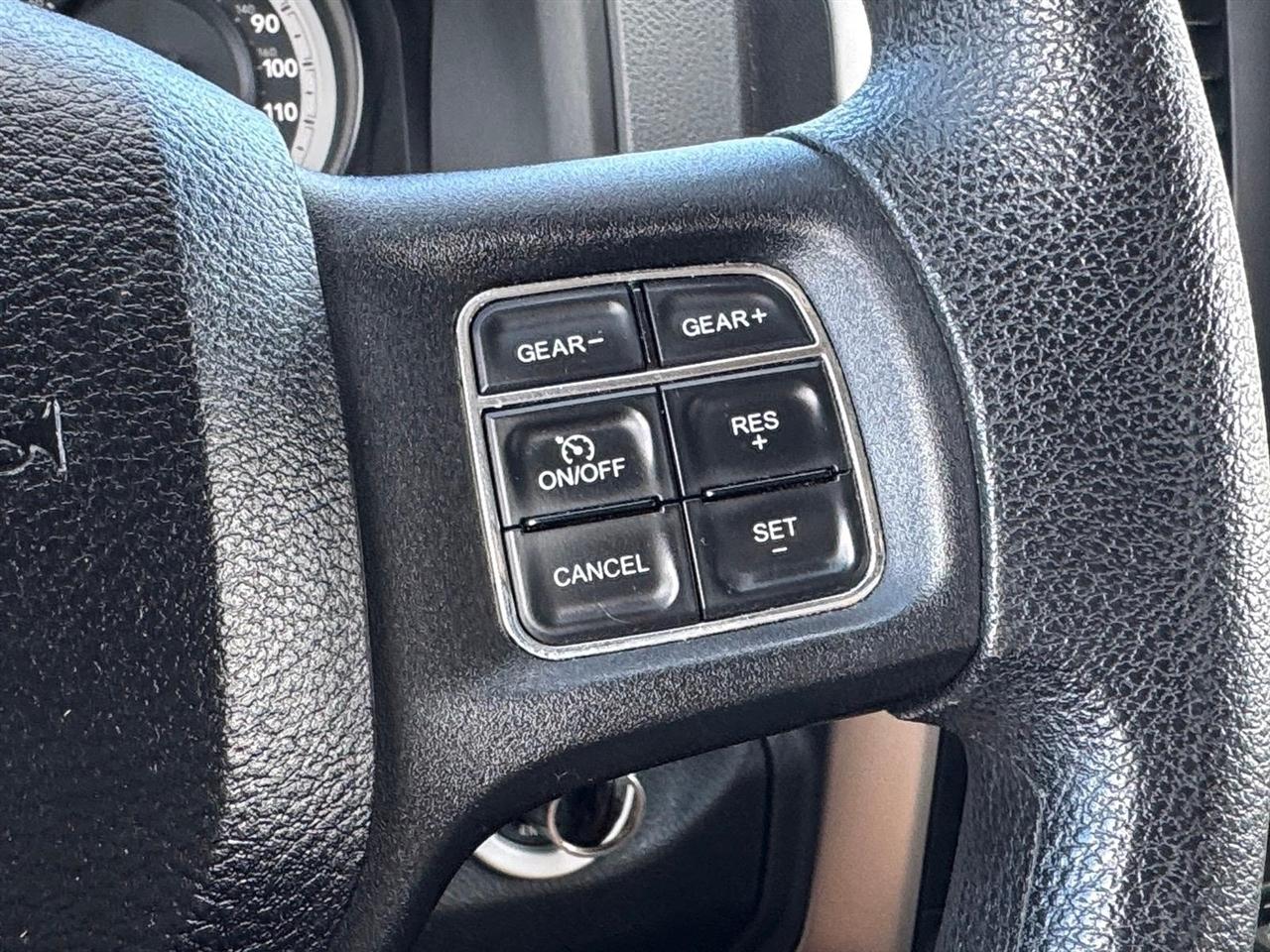 RAM 1500 4WD Crew Cab 149" Outdoorsman 2014