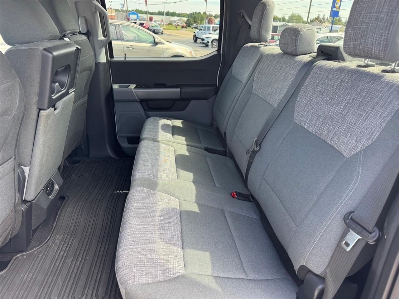 Ford F-150 Lariat 4WD SuperCrew 5.5' Box 2023