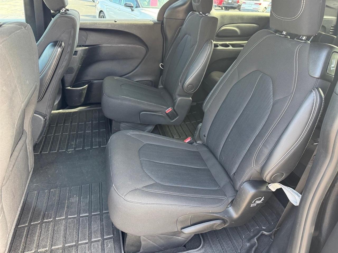Chrysler Pacifica Touring FWD 2022