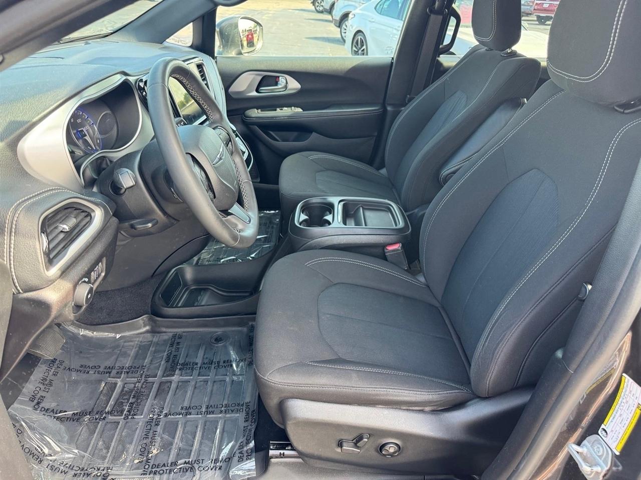 Chrysler Pacifica Touring FWD 2022