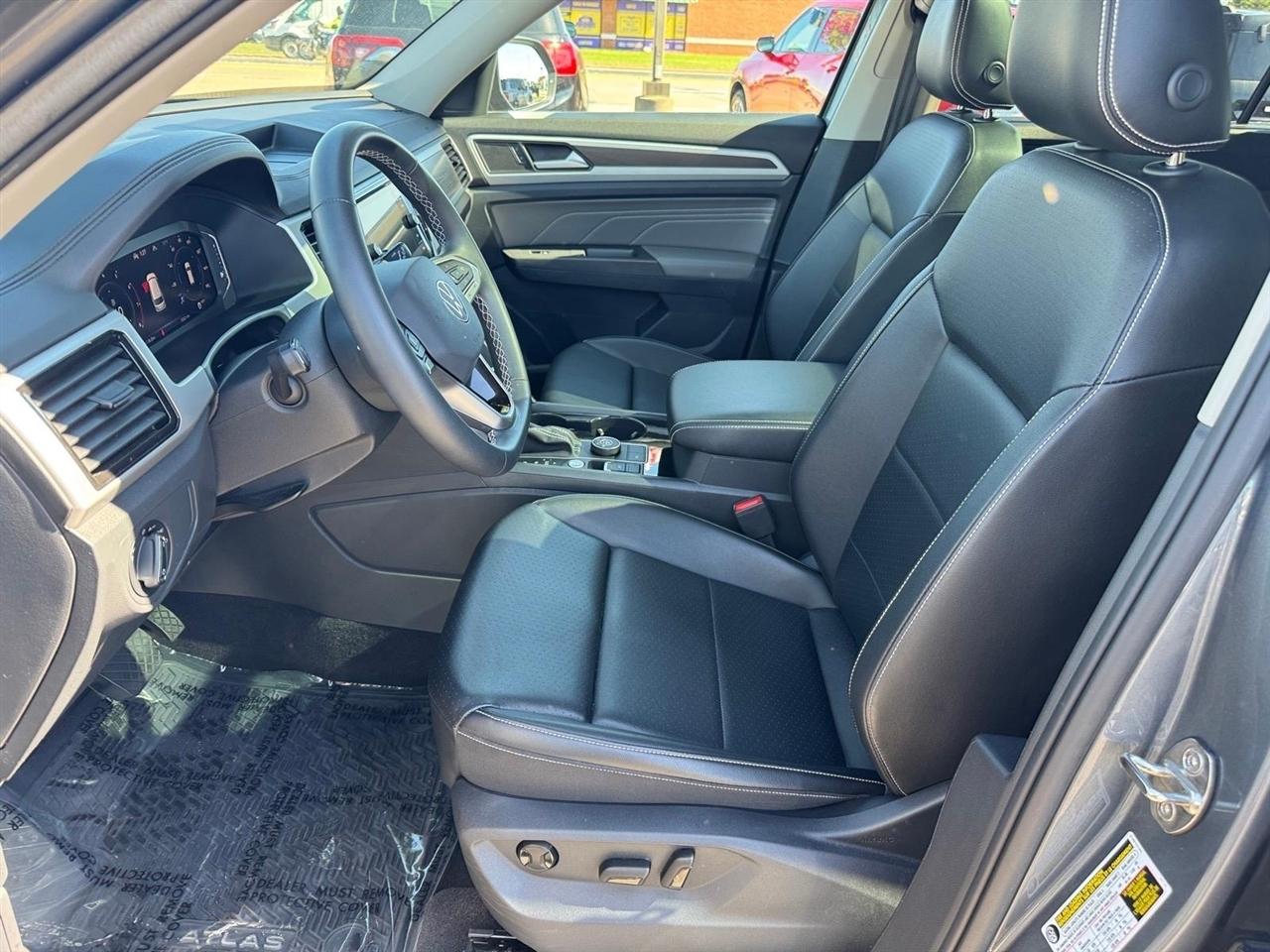 Volkswagen Atlas 2.0T SE w/Technology 4MOTION 2022