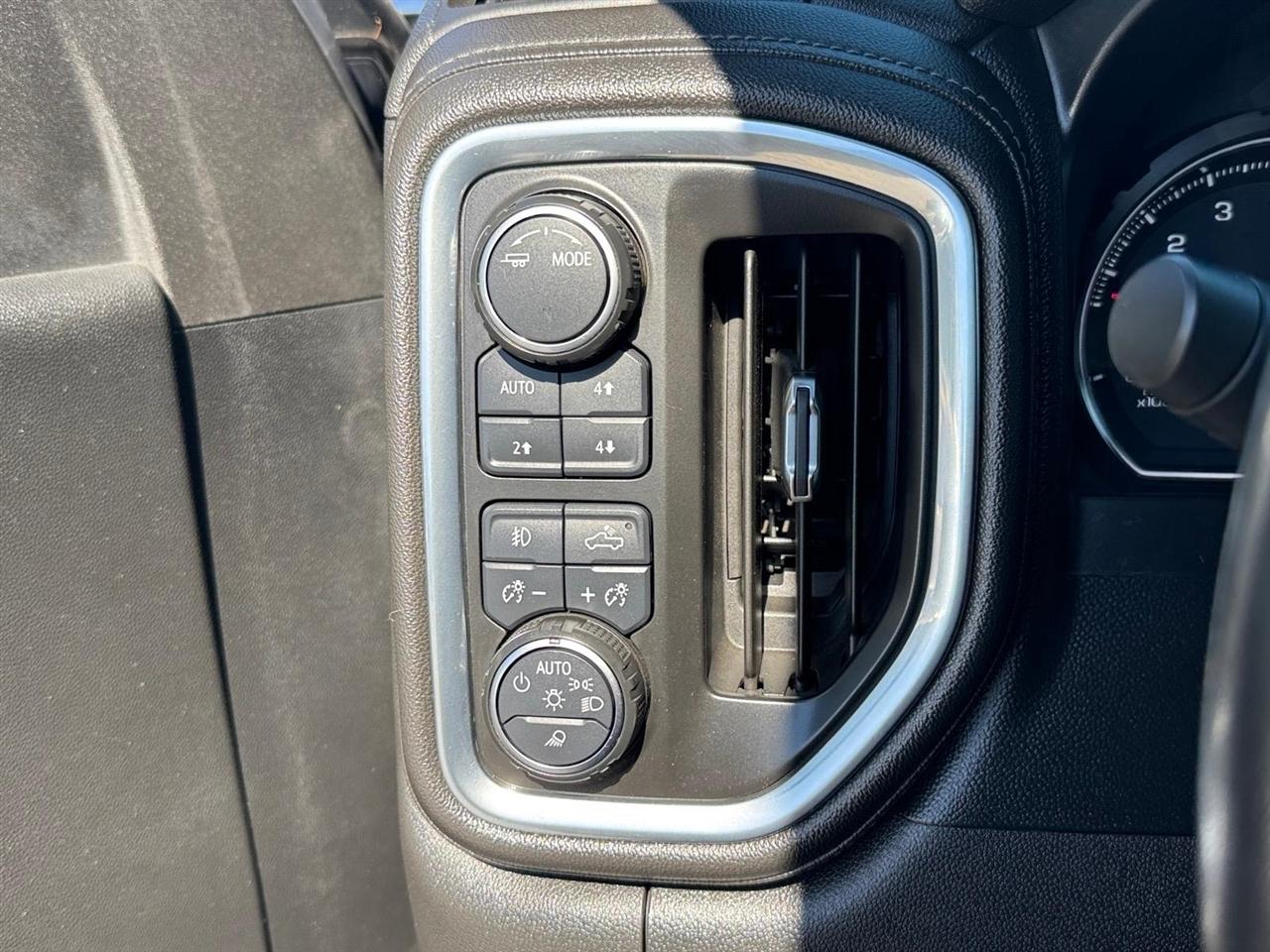 Chevrolet Silverado photo 11