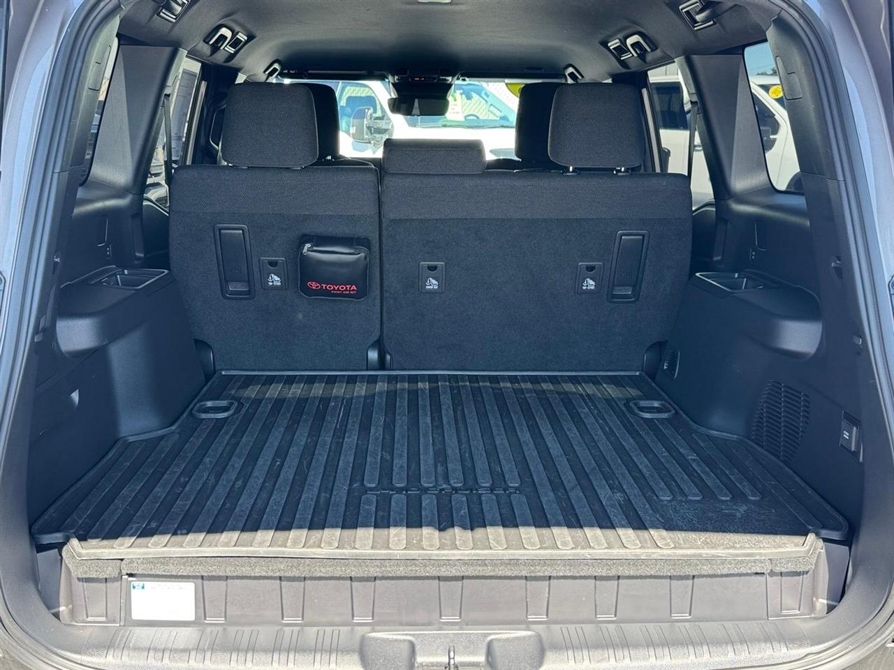 Toyota Land Cruiser photo 4