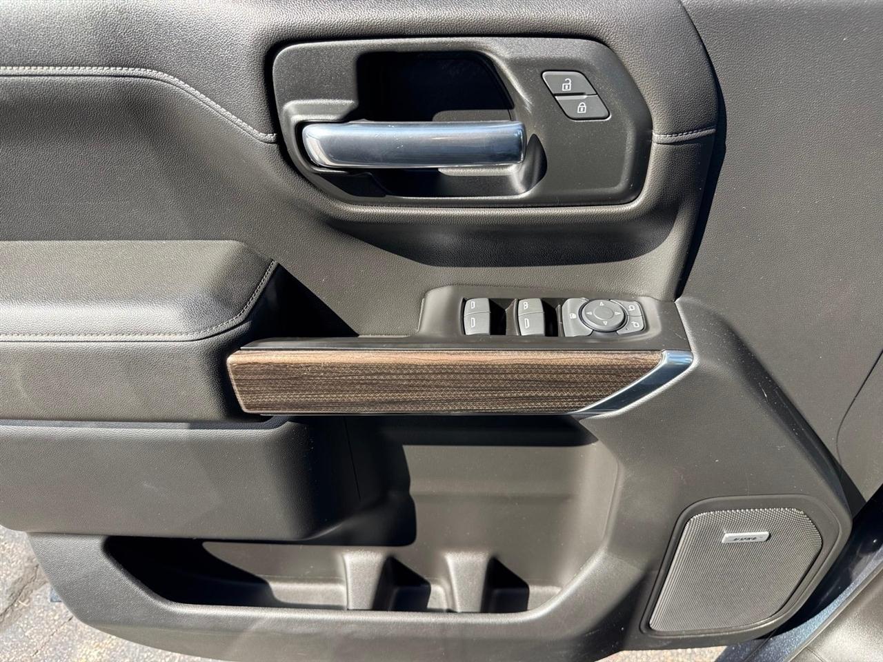 Chevrolet Silverado photo 11