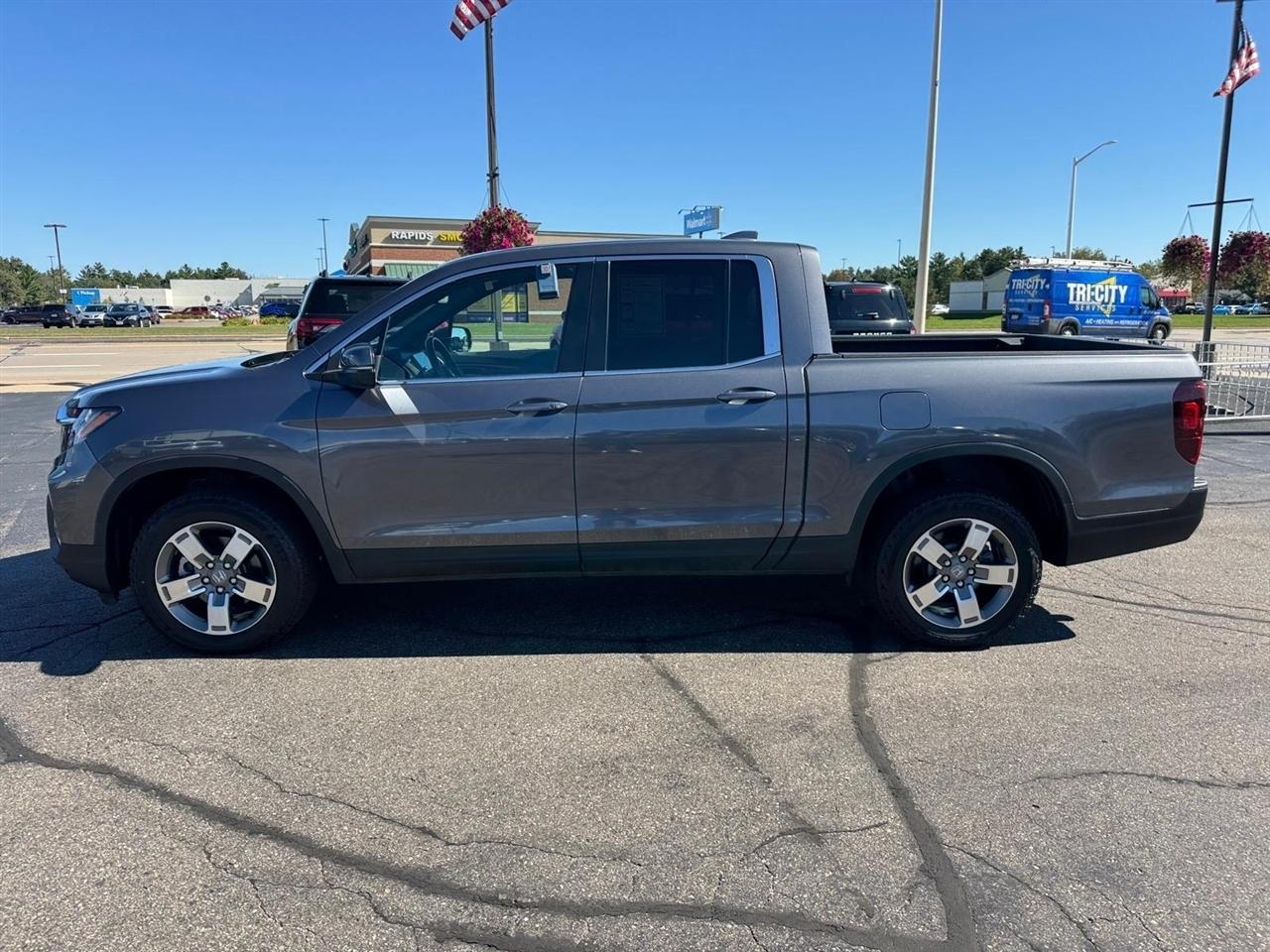 Honda Ridgeline photo 2