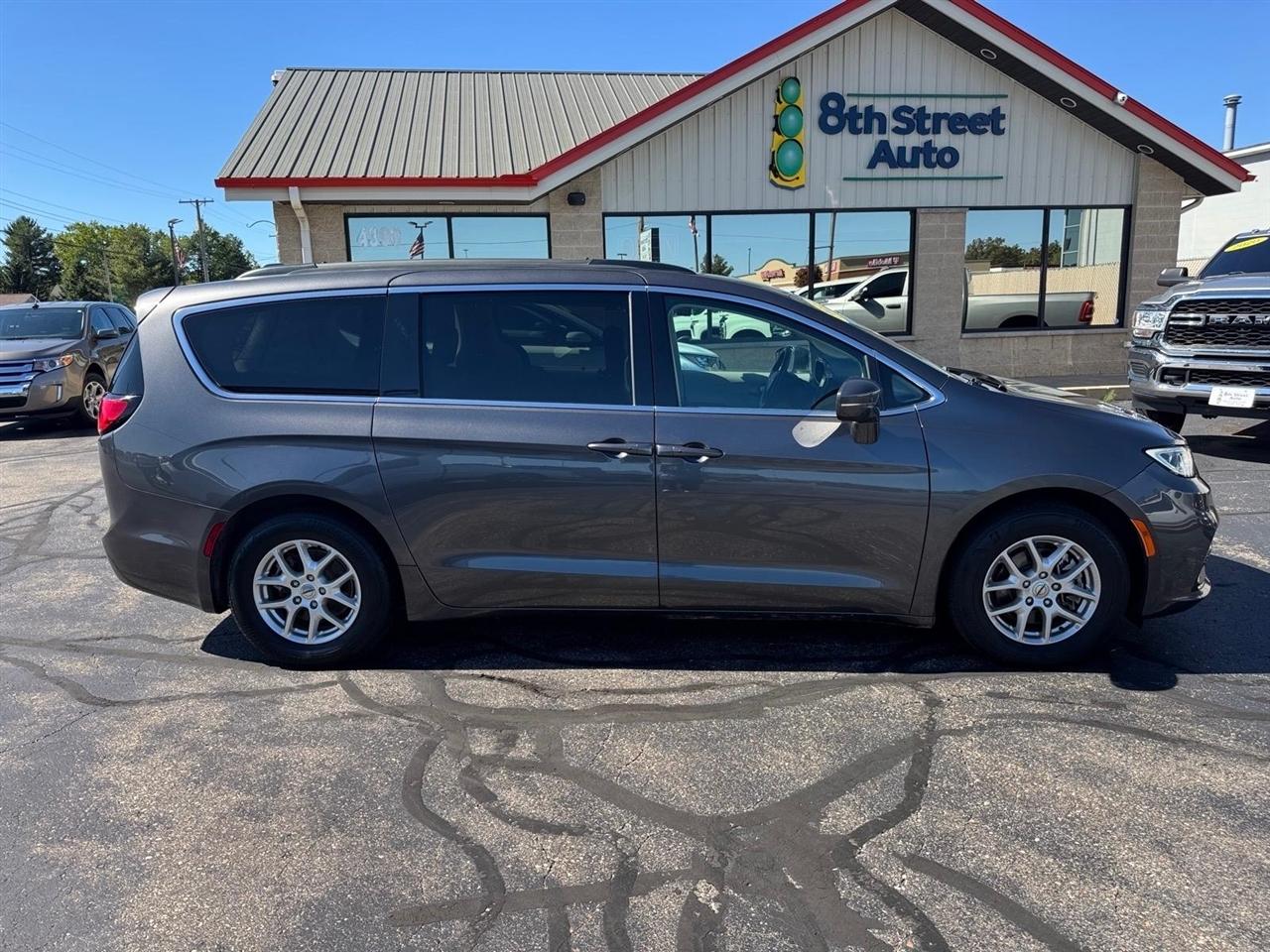 Chrysler Pacifica Touring L FWD 2022