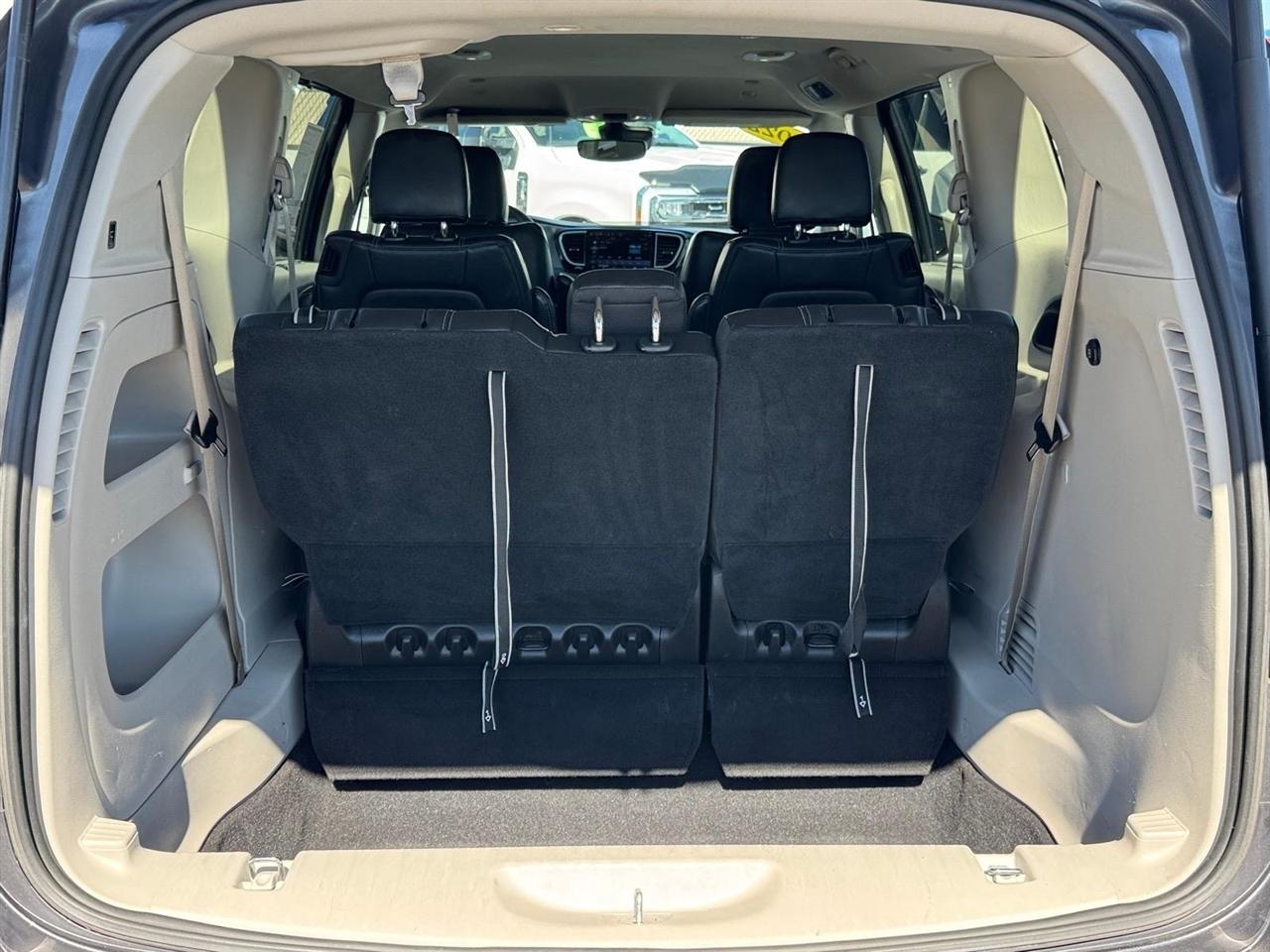 Chrysler Pacifica Touring L FWD 2022