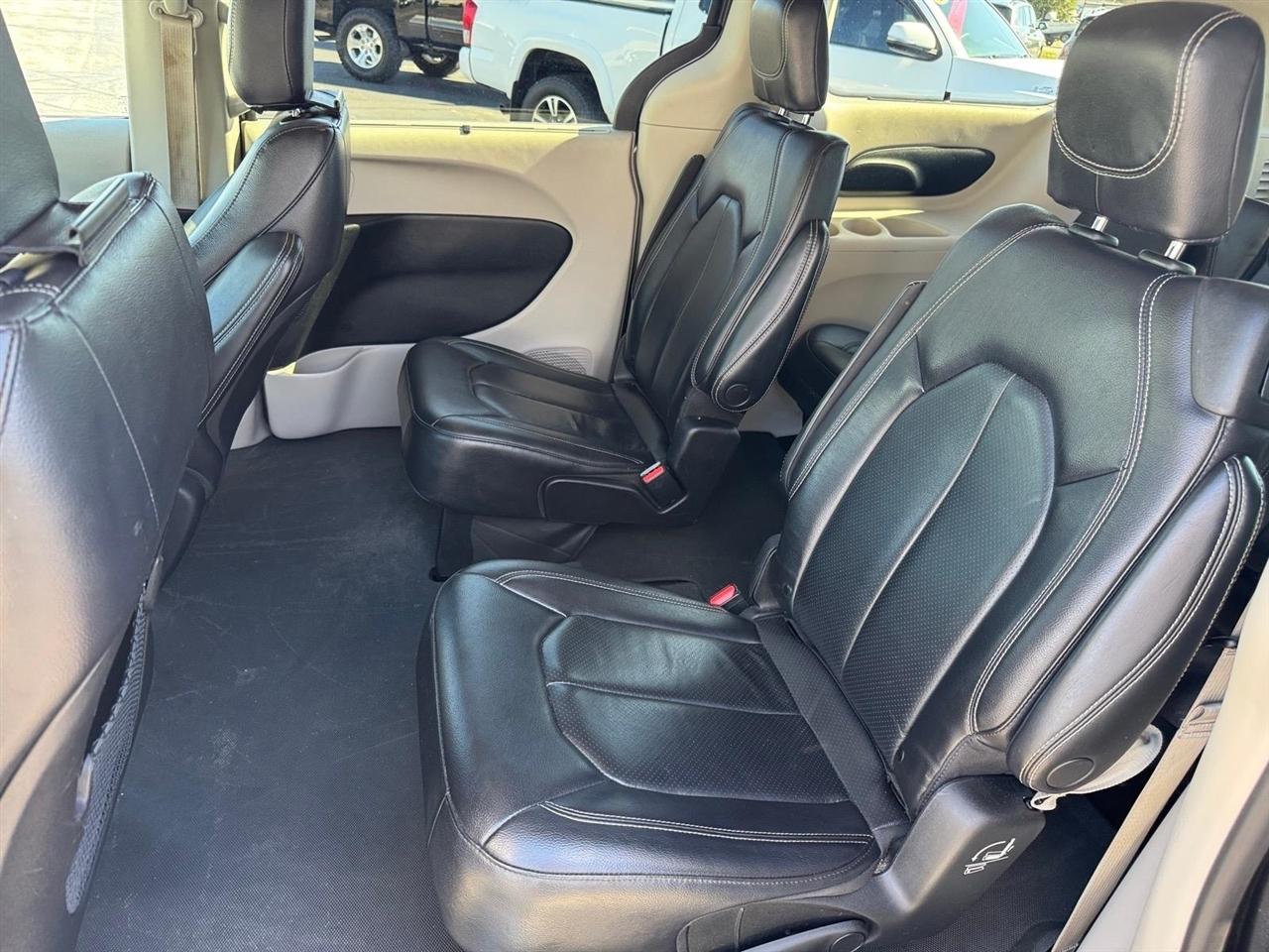 Chrysler Pacifica Touring L FWD 2022
