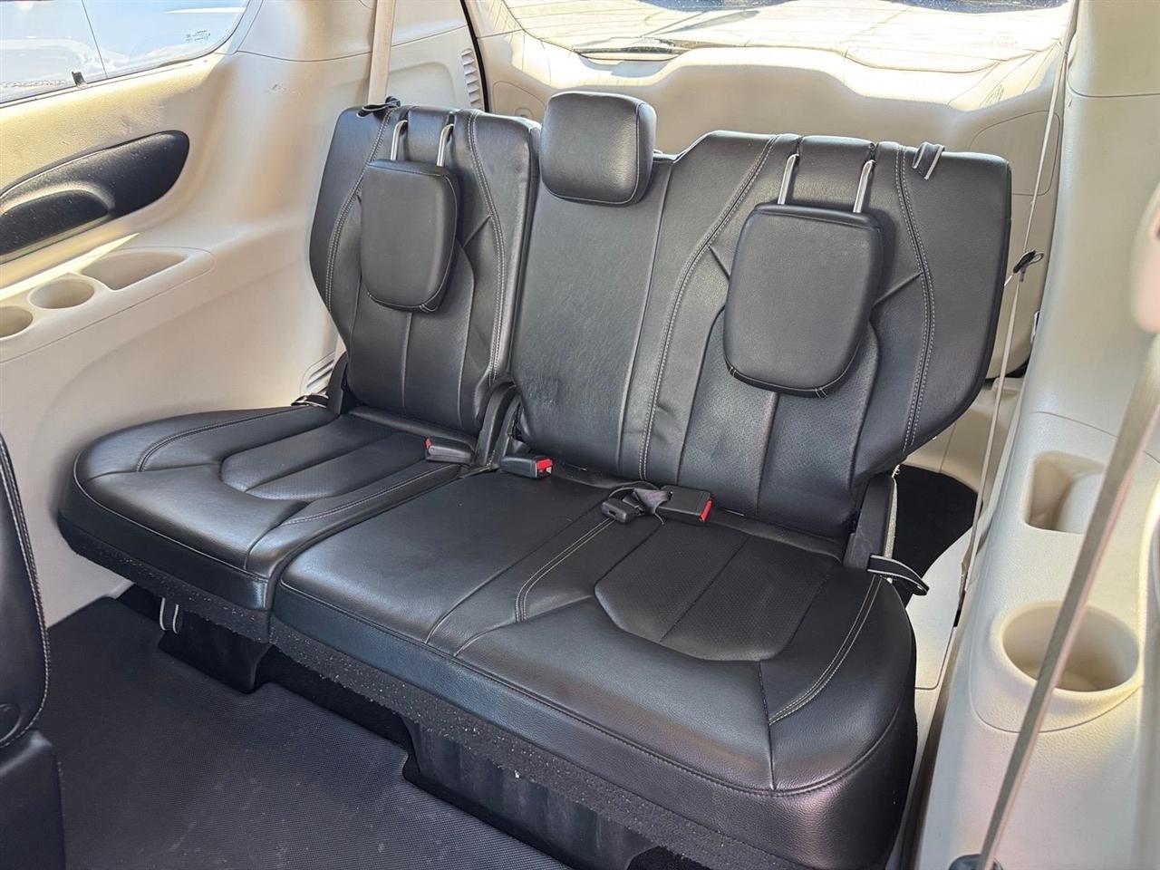 Chrysler Pacifica Touring L FWD 2022
