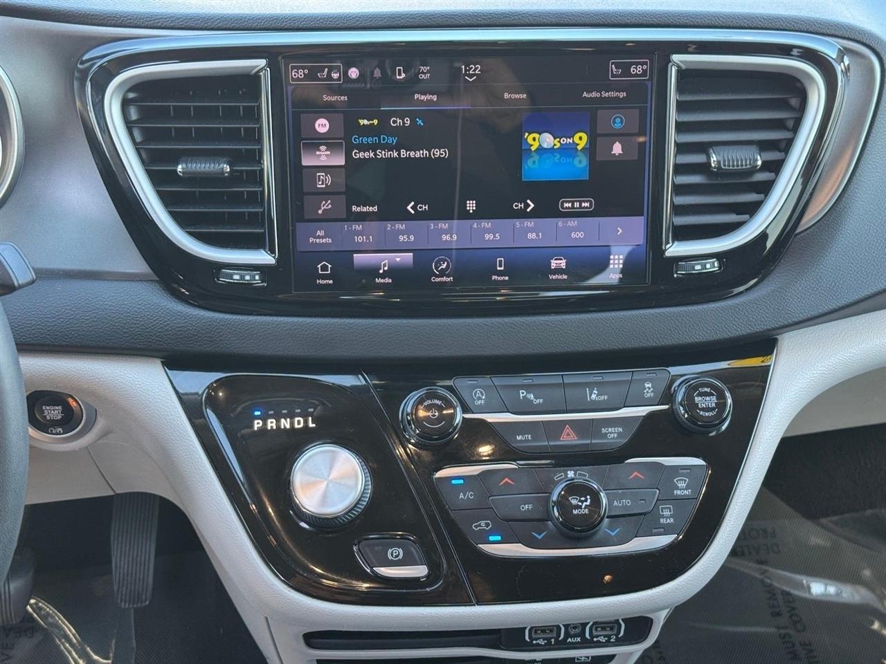 Chrysler Pacifica Touring L FWD 2022