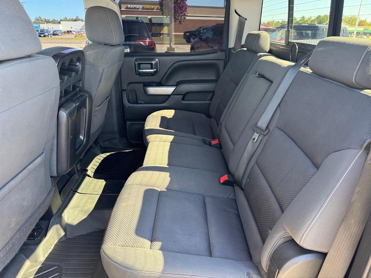 Chevrolet Silverado 1500 4WD Crew Cab 143.5" LT w/2LT 2018