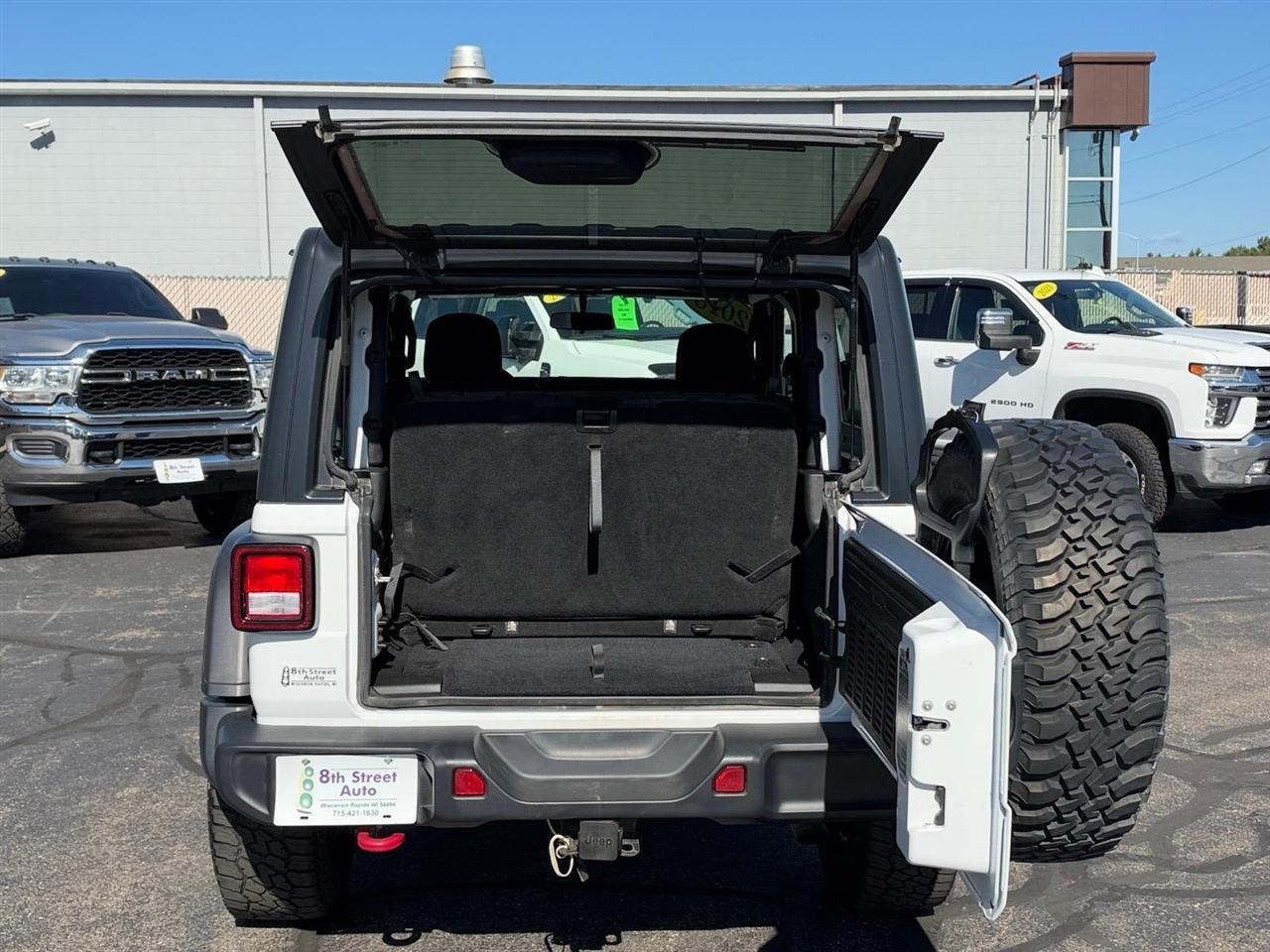 Jeep Wrangler photo 4