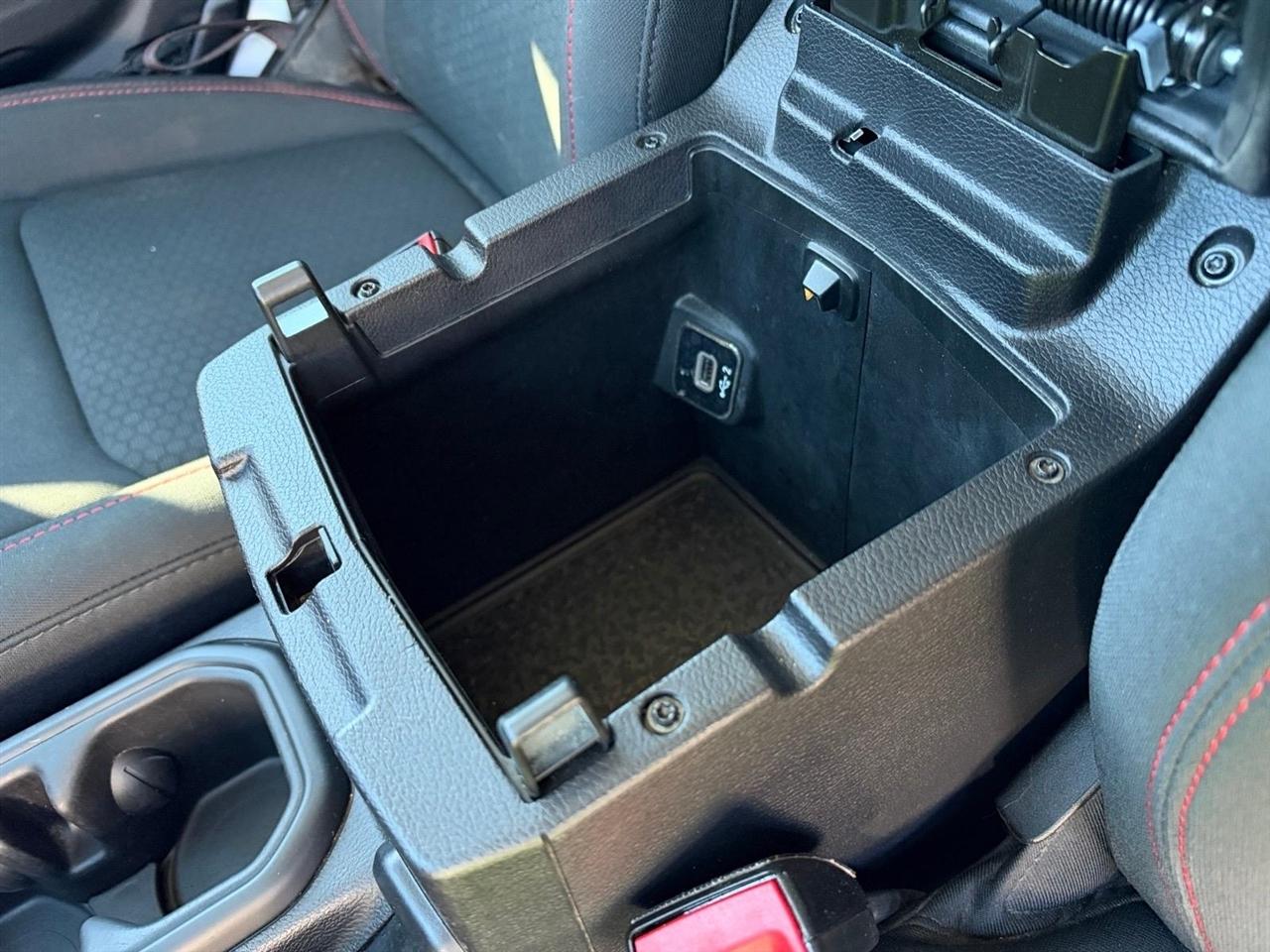 Jeep Wrangler photo 7