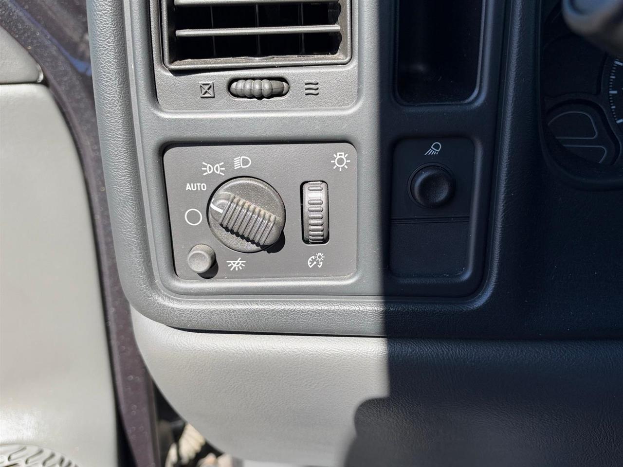 Chevrolet Silverado photo 10