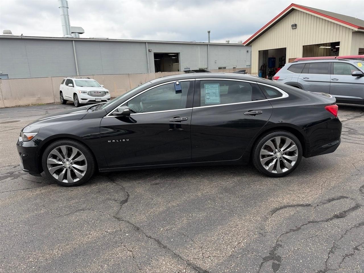 Chevrolet Malibu photo 2