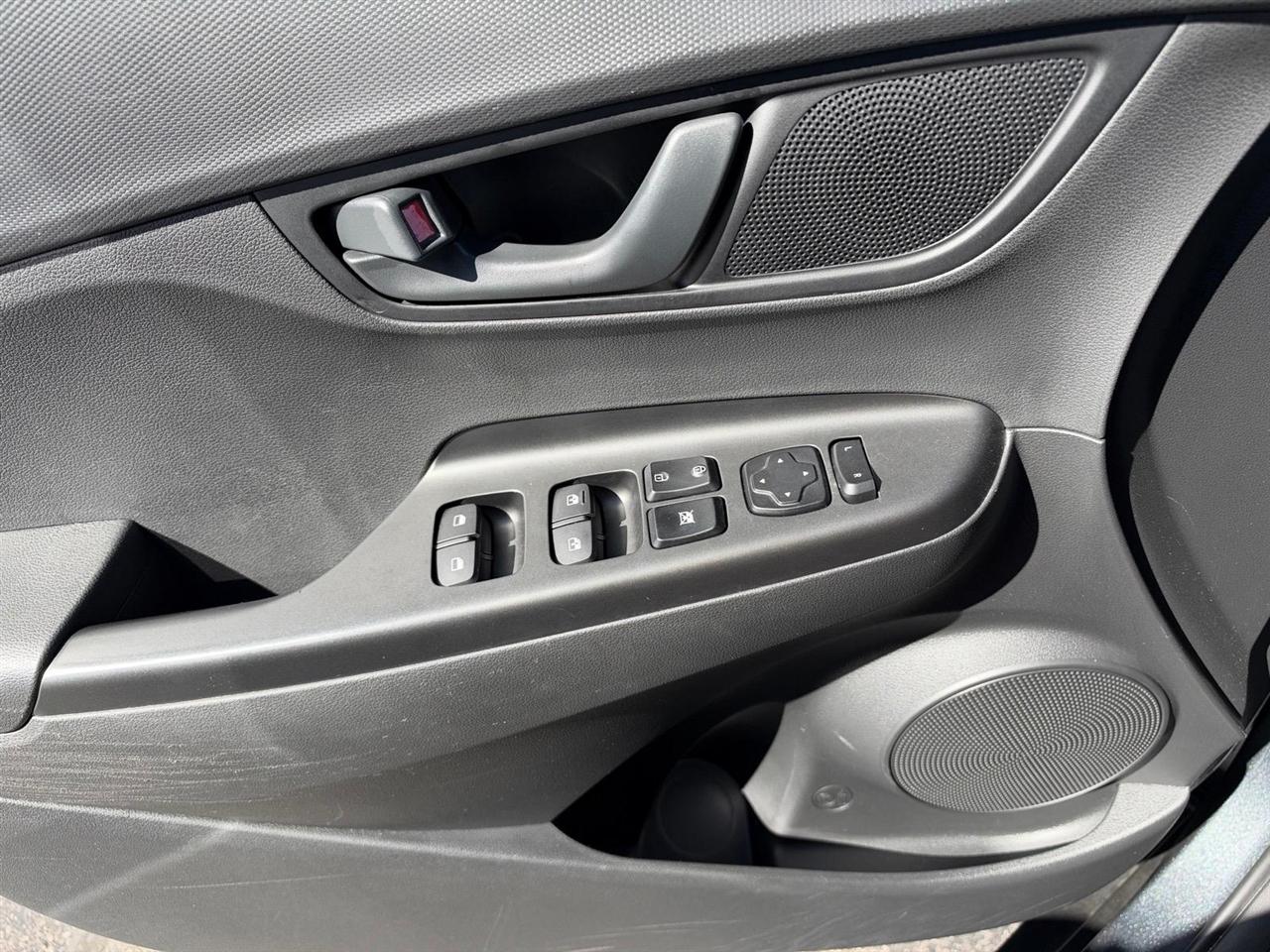 Hyundai Kona SEL Auto AWD 2021
