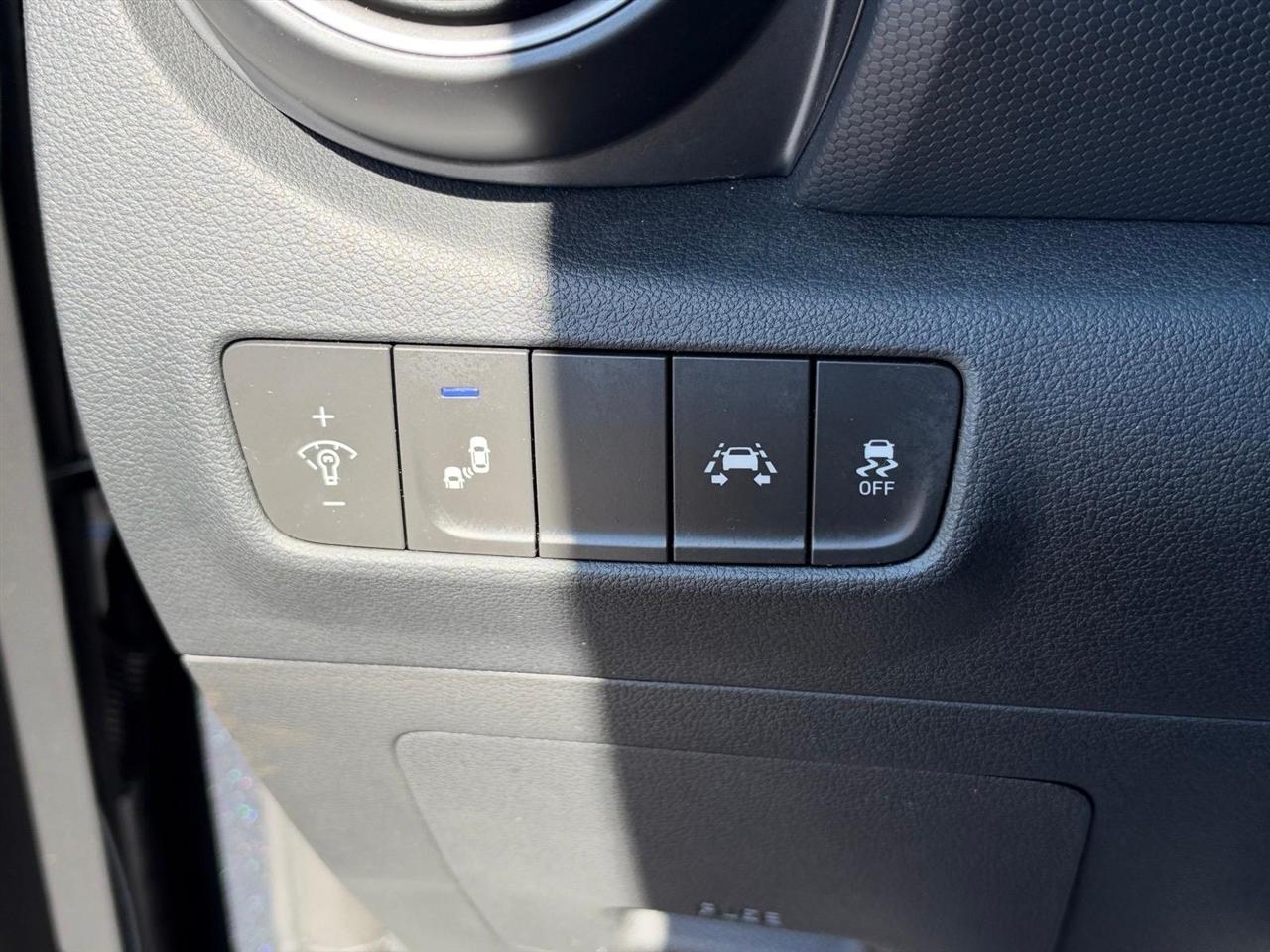 Hyundai Kona SEL Auto AWD 2021