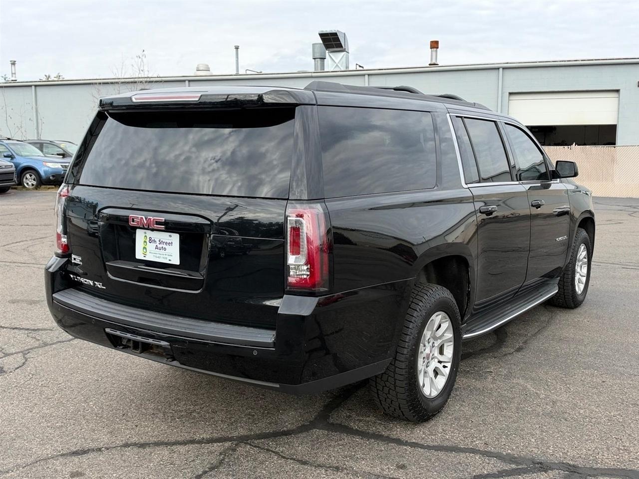 GMC Yukon XL 4WD 4dr SLT 2017