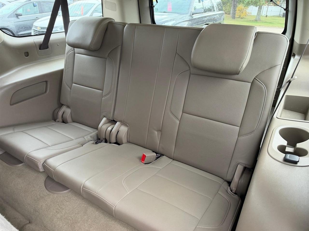 GMC Yukon XL 4WD 4dr SLT 2017