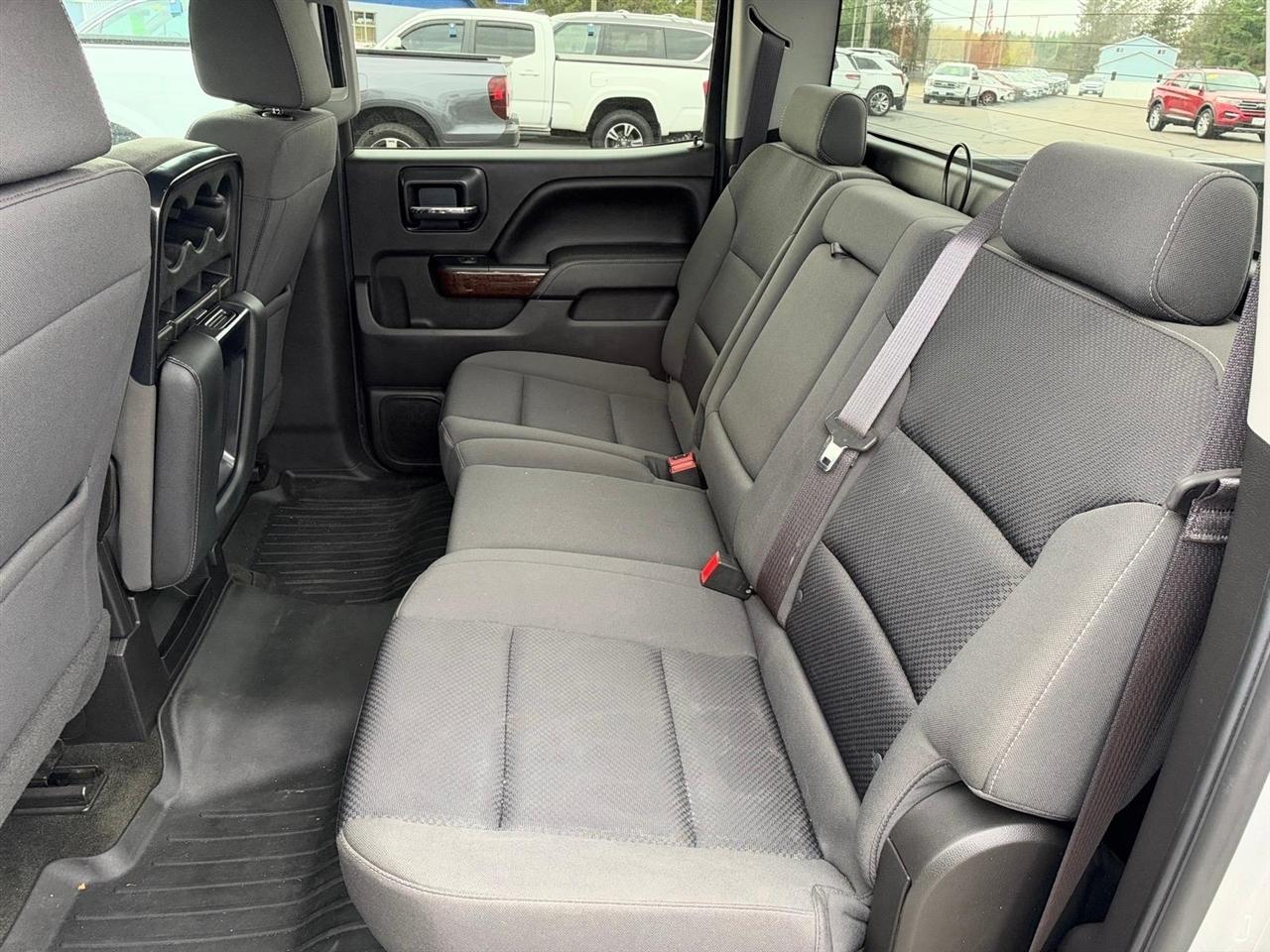 GMC Sierra 1500 4WD Crew Cab 143.5" SLE 2017