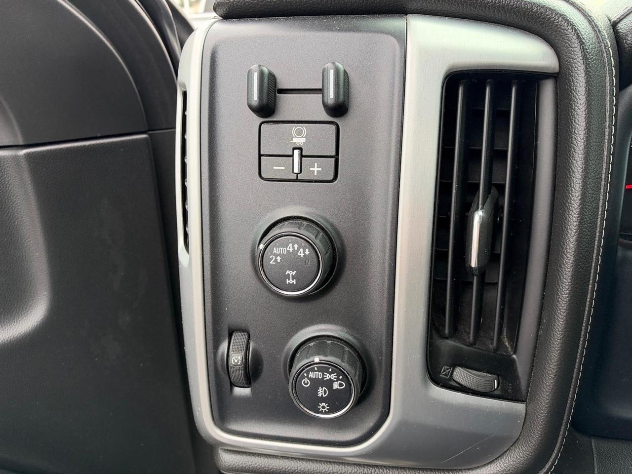 GMC Sierra 1500 4WD Crew Cab 143.5" SLE 2017