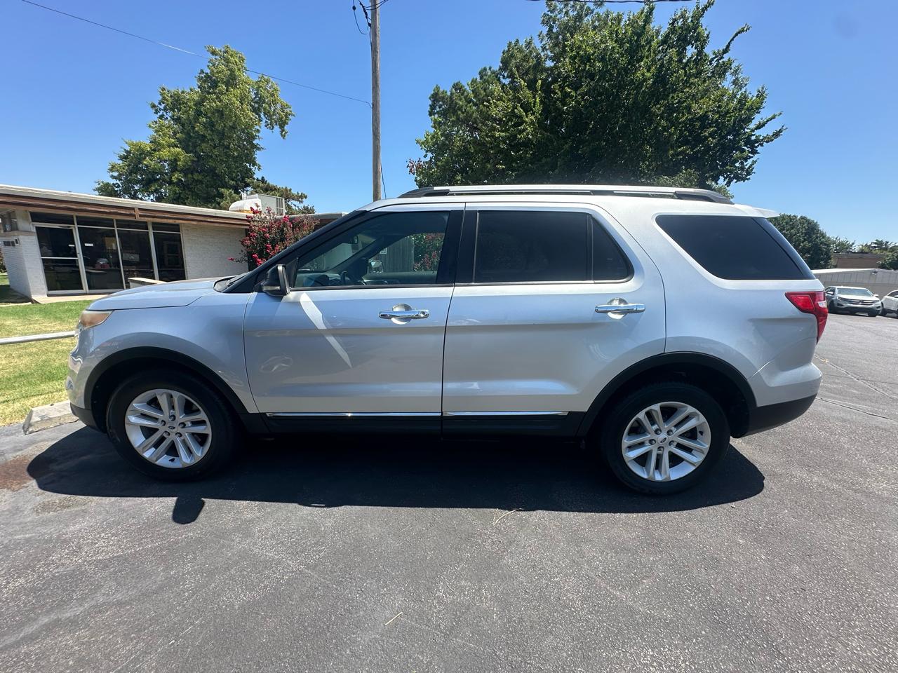 Ford Explorer FWD 4dr XLT 2012