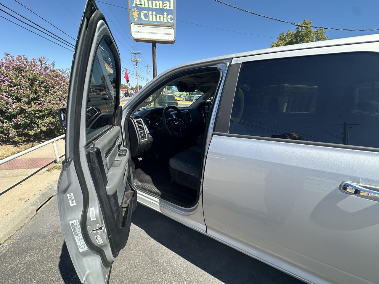 RAM 1500 4WD Crew Cab 140.5" Big Horn 2016