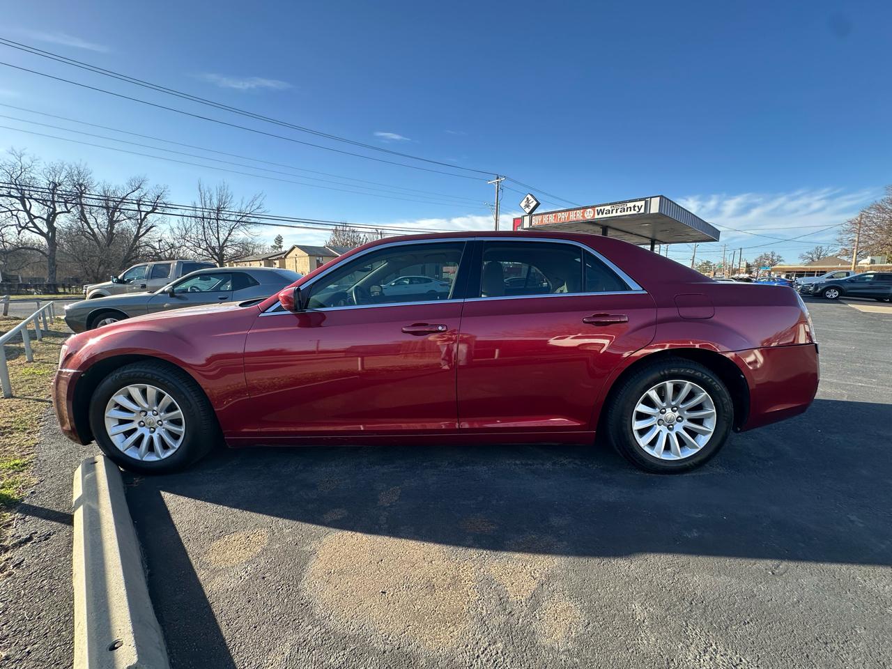 Chrysler 300 4dr Sdn V6 RWD 2012