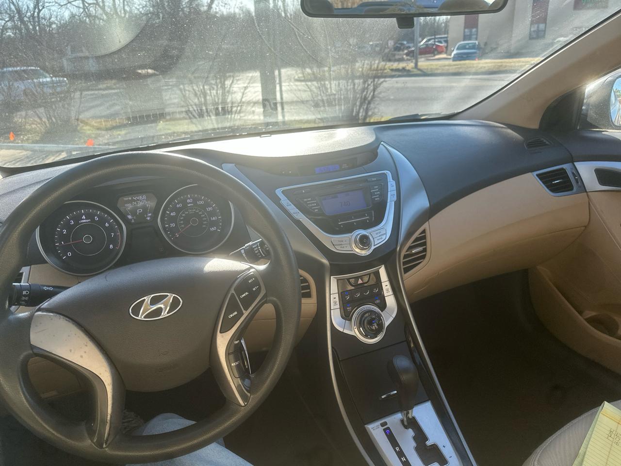 Hyundai Elantra 4dr Sdn Auto 2012