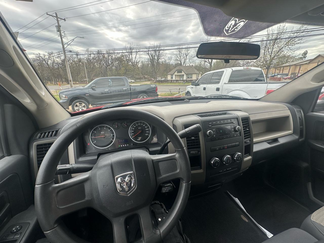Dodge Ram 1500 2WD Quad Cab 140.5" ST 2010