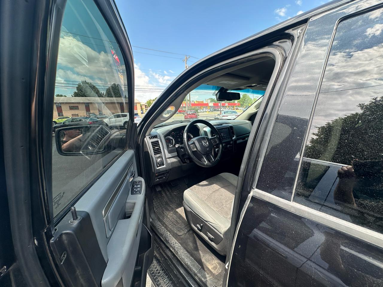 RAM 1500 Classic SLT 4x4 Quad Cab 6'4" Box 2019