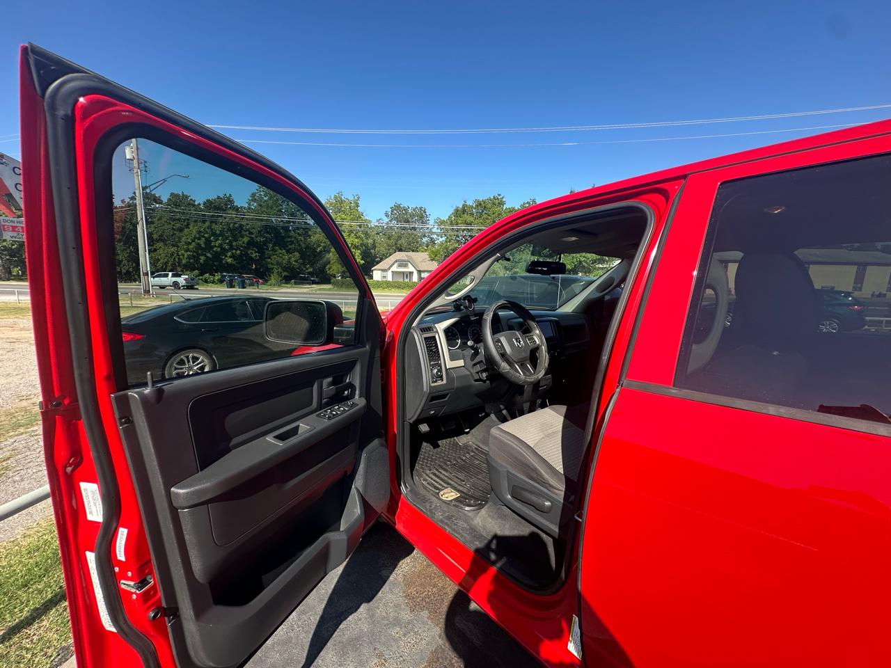 RAM 1500 2WD Quad Cab 140.5" Express 2012