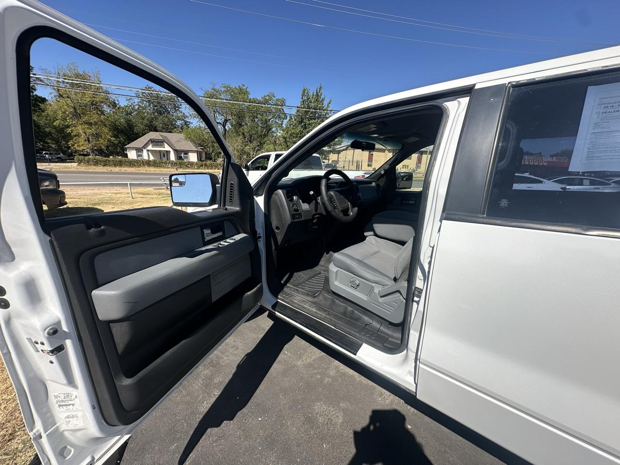 Ford F-150 2WD SuperCrew 145" Platinum 2013